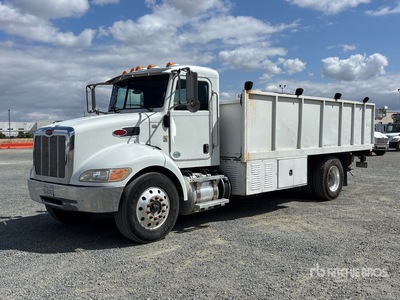 2016 Peterbilt 337 4x2 Ciężarówka z płaską platformą