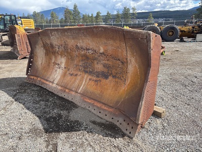 Cat D9H 162 in Straight Dozerblad