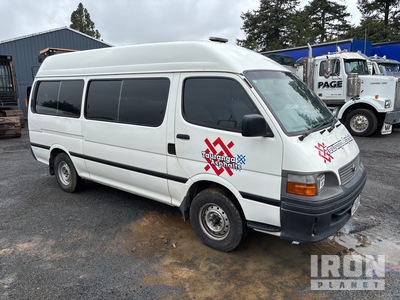 2004 Toyota Hiace Passenger Van