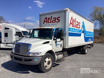 2013 International 4x2 Furgoneta caja cerrada