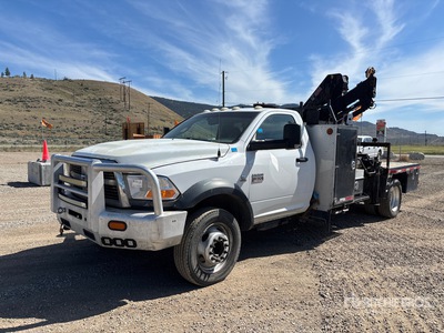 2011 Hiab 077 BS-3 CLX 3350 kg Knuckle Boom on 2011 Dodge Ram 5500 4x4 Flatbed Truck with Crane