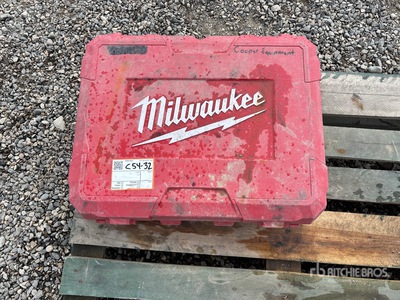 Milwaukee 1-3/4 in Electric Hammer Drill أدوات يدوية متنوعة