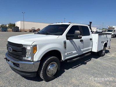 2017 Ford F-350 4x4 Crew Cab Service Truck