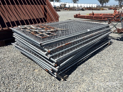 9 ft 8 in x 6 ft Chain Link Fencing