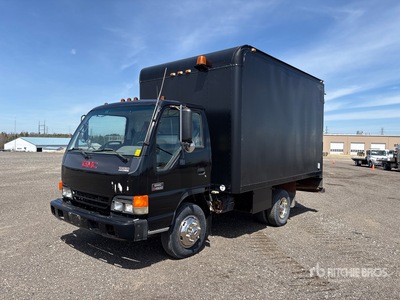 2002 GMC W4500 4x2 Camion fourgon