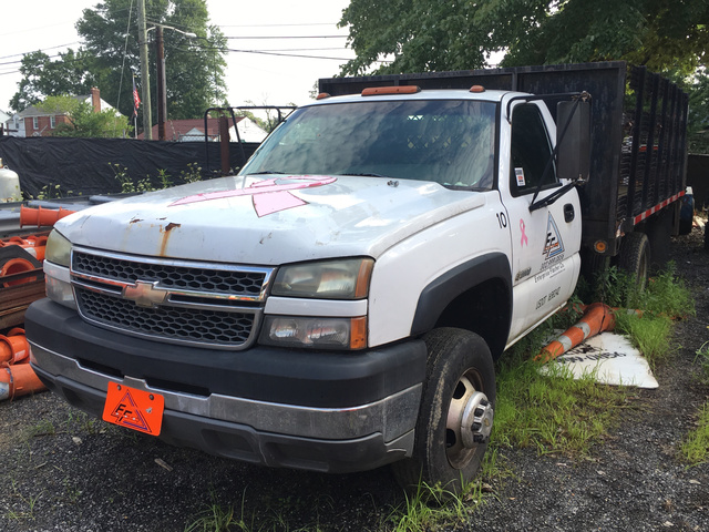 2005 Chevrolet Silverado C3500 Flatbed Truck