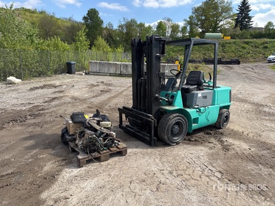 1990 Mitsubishi FG35A 3500 kg Chariot Elevateur Forklift (Inoperable)