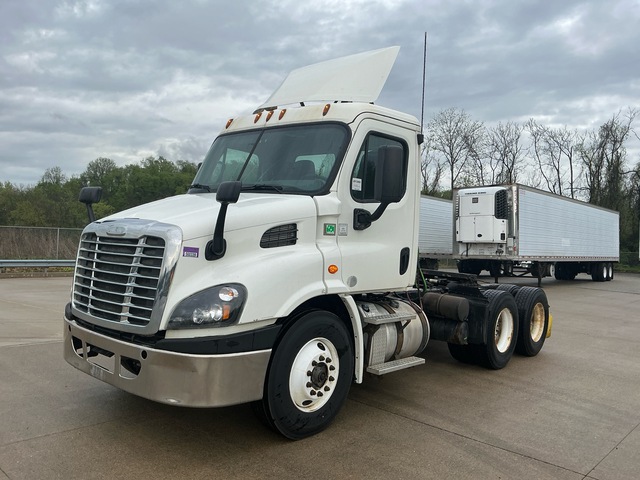 2017 Freightliner Cascadia 113 6x4 T/A Day Cab Truck Tractor 2017 Freightliner Cascadia 113 6x4 T/A Day Cab Truck Tractor