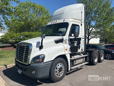 2018 Freightliner Cascadia 125 6x4 3-Achs Sattelzugmaschine