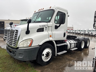 2014 Freightliner CA113DC 6x4 T/A Day Cab Truck Tractor