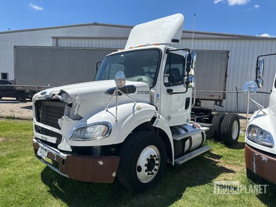 2017 Freightliner M2112 4x2 S/A Day Cab Truck Tractor