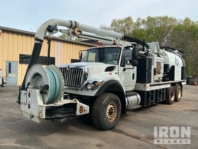 Vac-Con V311LHE-0 on 2013 International 7400 6x4 Vacuum Excavator Truck