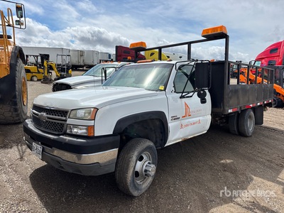 2005 Chevrolet 3500 4x2 Flatbed Truck (Inoperable)