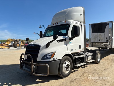 2021 Freightliner Cascadia 116 4x2 S/A Day Cab Truck Tractor