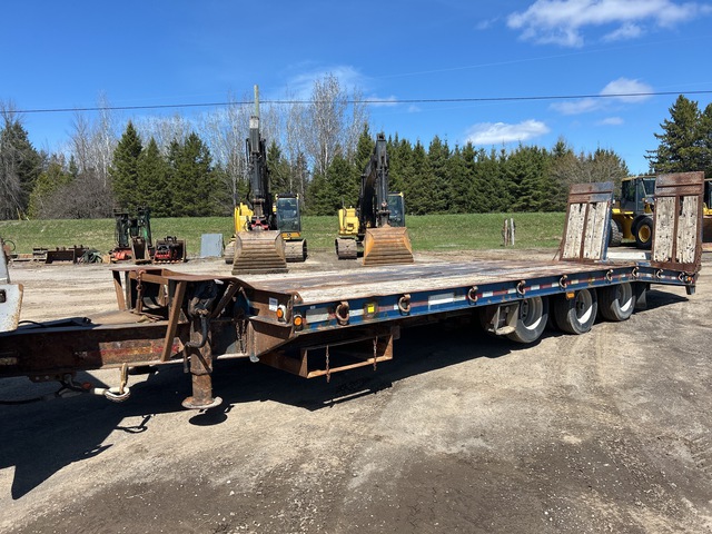 2007 JCTR 28500 kg 33 ft Tri/A Equipment Trailer