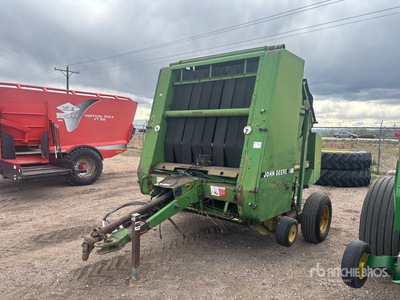 1992 John Deere 535 Round Baler