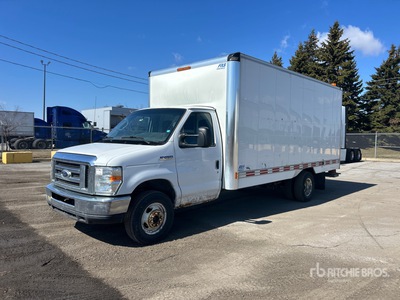 2015 Ford E-450 4x2 Van Truck