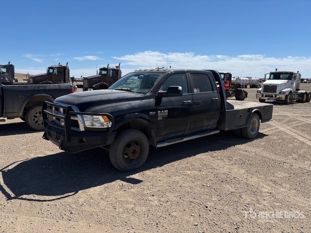 2018 Ram 3500 4x4 Crew Cab Flatbed Truck