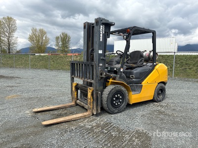 2011 Komatsu FG40ZTU-10 7450 lb Pneumatic Tire Wózek widłowy