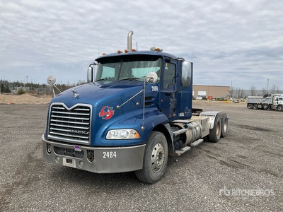 2012 Mack CXU613 6x4 Pinnacle Tracteur routier