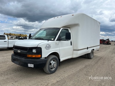 2003 Chevrolet Express 3500 4x2 Utility Truck