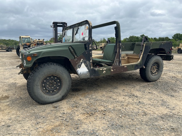 AM General M1097R1 HMMWV 4 Door w/Truck Body