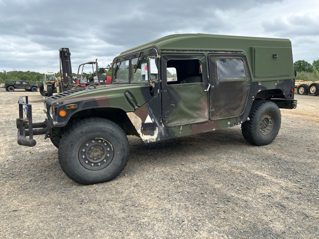 AM General M1097R1 HMMWV 4 Door Hard Top w/Truck Body