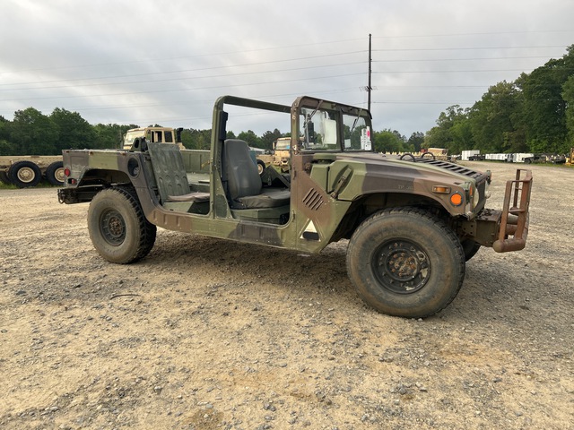 AM General M1097R1 HMMWV 4 Door w/Truck Body
