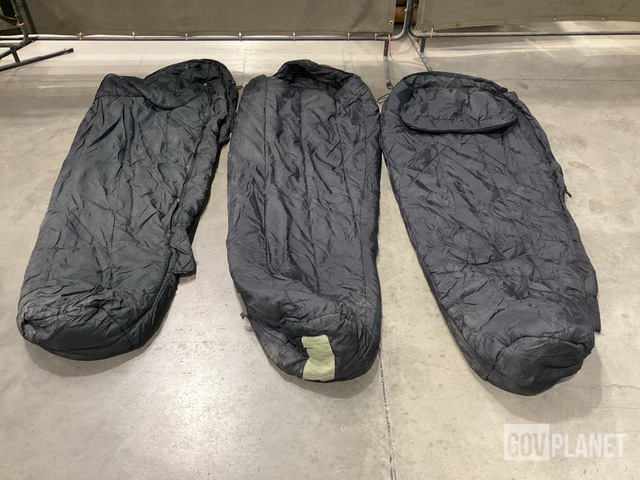 (124) Sleeping Bags