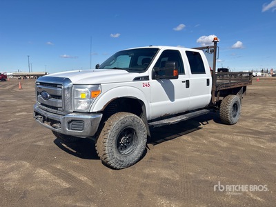 2016 Ford F-350 XLT 4x4 Crew Cab Flatbed Truck
