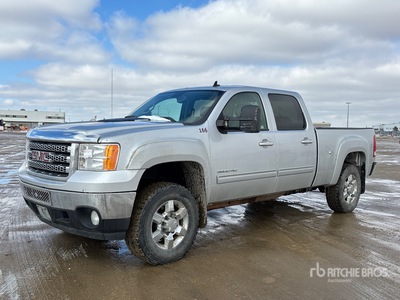 2013 GMC Sierra 3500HD 4x4 Crew Cab Pickup
