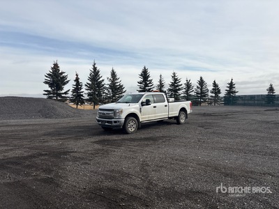 2019 Ford F-250 XLT 4x4 Crew Cab بيك اب