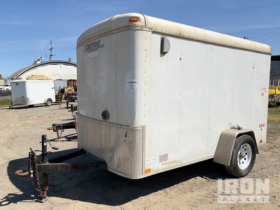 2016 United Trailers/Universal 14 ft T/A Enclosed Trailer