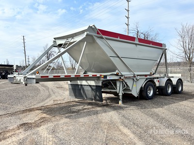 2025 Raglan Hopper 40 ft Tri/A strooi aanhangwagen