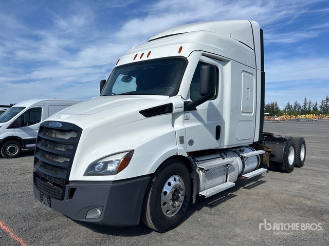 2020 Freightliner Cascadia 116 2020 Freightliner Cascadia 116 6X4 T/A Sleeper Truck Tractor