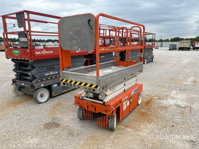 2019 Snorkel S3215L Electric Scissor Lift