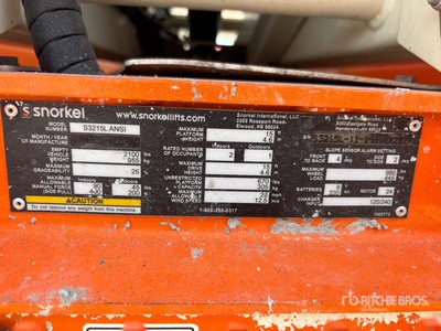 2019 Snorkel S3215L Podnośnik nożycowy