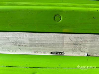 2016 Freightliner Columbia 120 T/A Sleeper Truck Tractor (Glider Kit)