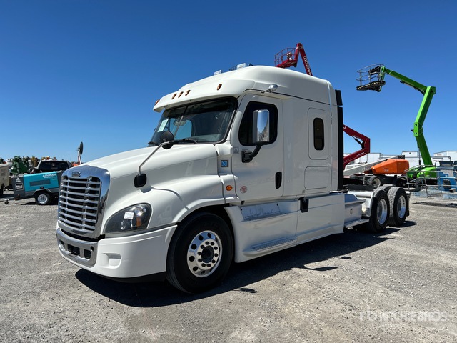 2019 Freightliner Cascadia 125 6x4 T/A Sleeper Truck Tractor