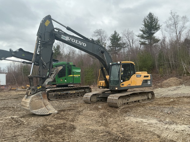 2014 Volvo EC220DL Tracked Excavator 2014 Volvo EC220DL Tracked Excavator