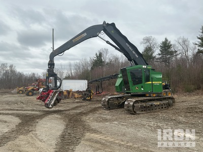 2015 John Deere 853MH を見 Harvester - Track