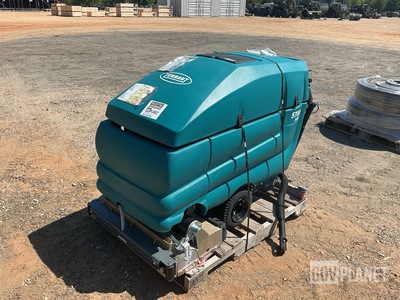 Tennant 5700 Floor Scrubber