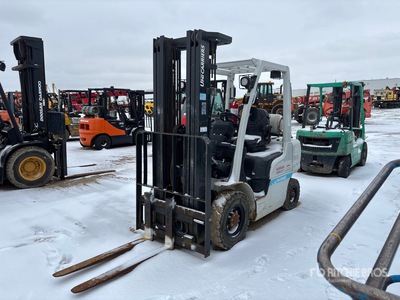 2014 Nissan MP1F2A25LV 3900 lb Pneumatic Tire Wózek widłowy