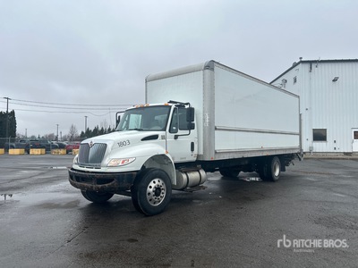 2015 Freightliner M2 106 4x2 Furgonetka