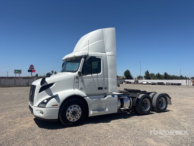 2020 Volvo VNR 6x4 T/A Dagcabine Trekker