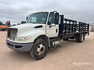 2016 International 4300 4x2 Flatbed Truck