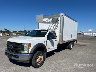 2017 Ford F-550 XL 4x2 Camion fourgon (Inoperable)