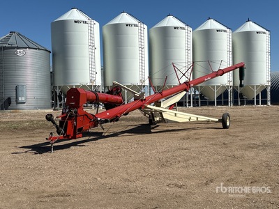 Farm King 1370 13 in x 70 ft Swing 穀物用オーガー