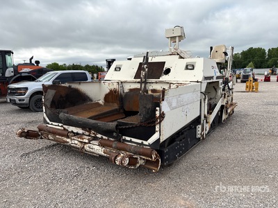 2010 Cederapids CR462 Track Asphalt Paver