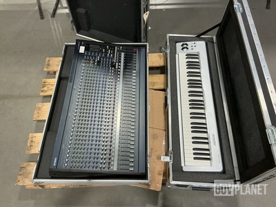 (1) M-Audio Keystation 61es Keyboard & (1) Yamaha MG32/14FX Mixing Console
